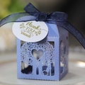Boîte à bonbons arbre de cœur découpée au laser bleu perle avec ruban et étiquette - Bleu Saphir