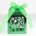 Boîte à bonbons de Noël verte avec motifs de flocons de neige ajourés et ruban de soie - Vert Réfléchissant Double Face