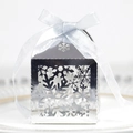 Boîte cadeau argentée ajourée de flocons de neige avec ruban pour les fêtes de Noël - Argent Réfléchissant Double Face