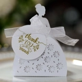 Boîte à bonbons découpée au laser en forme de fille avec ruban blanc en organza - Avec Étiquette