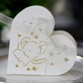Elegante scatola regalo bianca a forma di cuore con motivo a elefante dorato e nastro bianco - Avorio