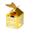 Goldene lasergeschnittene Geschenkbox mit Happy Birthday-Ausschnitt und Schmetterling - Reflektierendes Gold