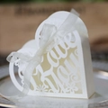 Elegante weiße herzförmige Hochzeit Süßigkeiten Box mit Love You Text und Band - Elfenbein
