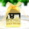 Scatola per caramelle dorata tagliata al laser con motivo orso e nastro di organza - Oro Riflettente