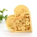 Edle lasergeschnittene Herz-Bonbonschachtel in Gold mit feinem Blumenmuster - Goldgelb