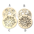 Set di quattro sottobicchieri natalizi in legno con motivi a albero e fiocchi di neve laser - Modello Cavo di Natale