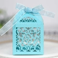 Scatola per confetti azzurra tagliata al laser con rose e nastro di raso elegante - Blu Tiffany