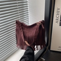 Bolso tote granate estilo bohemio con flecos y correa ancha ajustable para mujer - Rojo