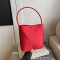 Minimalistische rote Unterarm-Tragetasche mit Hope and Future Stickerei für Damen - Rot