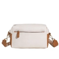 Borsa fotografica minimalista beige e marrone con ampia tracolla geometrica in tessuto - Bianco