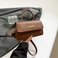 Bruine vierkante crossbodytas van generfd leer met modieuze print en verstelbare riem - Bruin