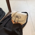 Witte gewatteerde crossbodytas met strass-strik en geweven kettingriem voor dames - Wit