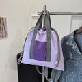 Bolso de viaje lila claro con cordón y correas grises anchas para hombro para mujer - Morado