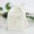 Weiße lasergeschnittene Geschenkbox mit Kreuzmuster und weißer Schleife für Hochzeiten - Elfenbein