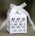Elegante weiße herzförmige lasergeschnittene Gastgeschenkbox mit Schleife für Hochzeiten - Weiß