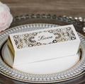 Scatola di caramelle nuziale rosa tagliata al laser con specchio dorato e scritta Love - Bianco