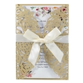 Elegante invito di nozze dorato intagliato al laser con fiocco crema e decorazione floreale - Beige Oro