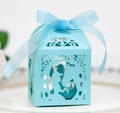 Himmelblaue Geschenkbox mit lasergeschnittener Pferdesilhouette und elegantem Band - Türkisblau