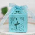 Caja de dulces de boda azul claro cortada con láser con silueta de novios y cinta - Azul Turquesa
