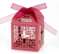 Scatola porta confetti bordeaux con intaglio laser a croce e nastro in raso coordinato - Rosso scuro