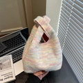 Mini-Stricktasche mit bunten Streifen aus Mohair-Stil und rotem Innenfutter - Rosa