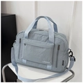 Borsone sportivo grigio-blu in nylon strutturato con scomparto scarpe e tracolla rimovibile - Blu