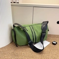 Grasgrüne Yoga-Reisetasche aus Nylon mit schwarzen Trägern und zylindrischer Form - 39x19x20 / Grün