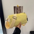 Borsa a tracolla in nylon giallo con ricamo LANWEIER e tracolla larga regolabile - Giallo