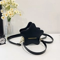 Stermvormige zwarte mini-crossbodytas met gouden hardware en gele mode-tekst - Zwart