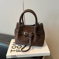 Borsa tote in camoscio marrone con cuciture bianche a contrasto e decorazione a cintura - Marrone