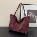 Bolso tote vintage rojo vino oscuro con textura de cuero mate para un estilo minimalista - Rojo