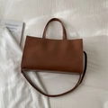 Bolso tote rectangular de cuero PU marrón con correa larga en vista desde arriba - Marrón