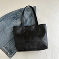 Bolso tote grande negro con diseño de patchwork geométrico y asas largas en denim - Negro