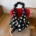 Bolso de mano de felpa para invierno con lunares en blanco y negro y lazo - Bolso Tote con Cordón y Lazo de Motas Negro