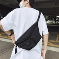 Schwarze Herren Crossbody Brusttasche im Utility-Stil mit mehreren Taschen und Gurt - Schwarz