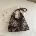 Borsa tote con stampa leopardata classica con grande capacità e tracolla larga - Marrone