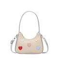 Borsa sottobraccio in tessuto beige con toppe a cuore colorate e tracolla argento - Argento