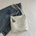 Elegante cremeweiße Schultertasche mit Bambusblatt-Stickerei und Fransen im Chinastil - Bambusblatt
