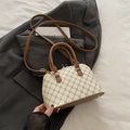 Vintage schelpvormige handtas met retro print en bruine verstelbare schouderriem - Wit