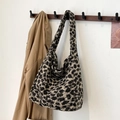 Borsa tote in peluche con stampa leopardata nera e grigia in morbida ecopelliccia - Leopardo Nero