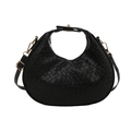 Minimalistische schwarze geflochtene Halbmond-Handtasche mit goldenen Details - Schwarz