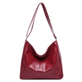 Sac hobo vintage bordeaux en similicuir brillant avec texture rétro cirée et surpiqûres - Rouge