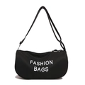 Minimalistische schwarze Halbmond-Umhängetasche mit Fashion Bags Aufdruck und Gurt - Schwarz