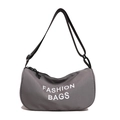 Graue halbmondförmige Umhängetasche mit weißem Fashion Bags Schriftzug und Gurt - Grau