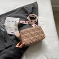 Sac caméra beige matelassé cœur avec large bandoulière à motifs pour tenue décontractée - Kaki