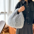 Elegante bolso de mano de piel sintética gris para mujer con textura suave y asa - Azul claro