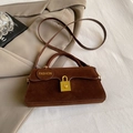 Dunkelbraune Wildleder Schultertasche mit Goldschloss und elegantem Mode-Anhänger - Braun