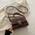 Bolso retro marrón oscuro con patrón de cocodrilo, cierre dorado y bandolera - Marrón