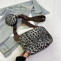 Borsa a tracolla leopardata con pochette rotonda rimovibile e tracolla marrone - Nero