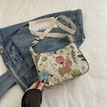 Sac à bandoulière en toile imprimée vintage avec garniture en cuir brun et sangle - Blanc Cassé